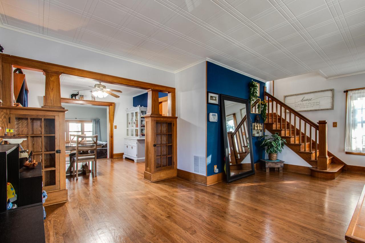 147 Tenny Ave, Waukesha, WI 53186