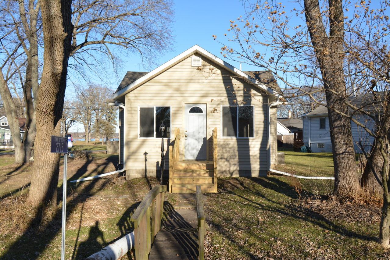2715 Marshall Sq, Dover, WI 53139