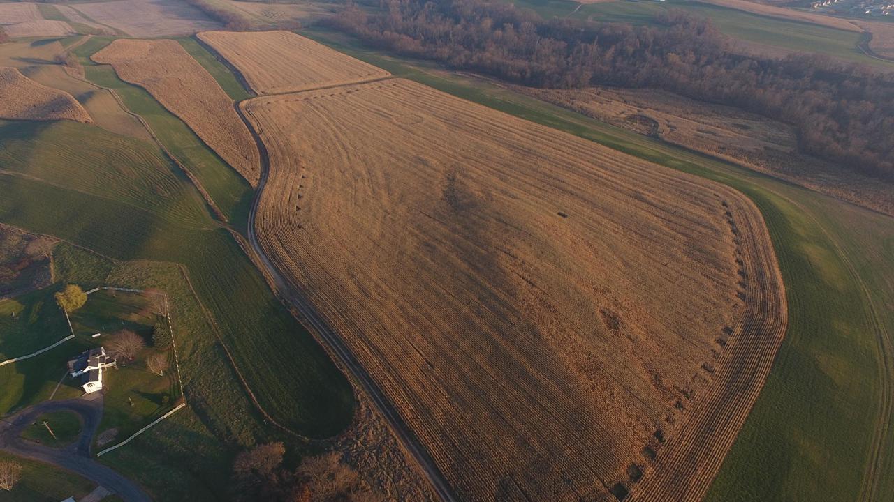 000 Long Coulee Rd, Holmen, WI 54636