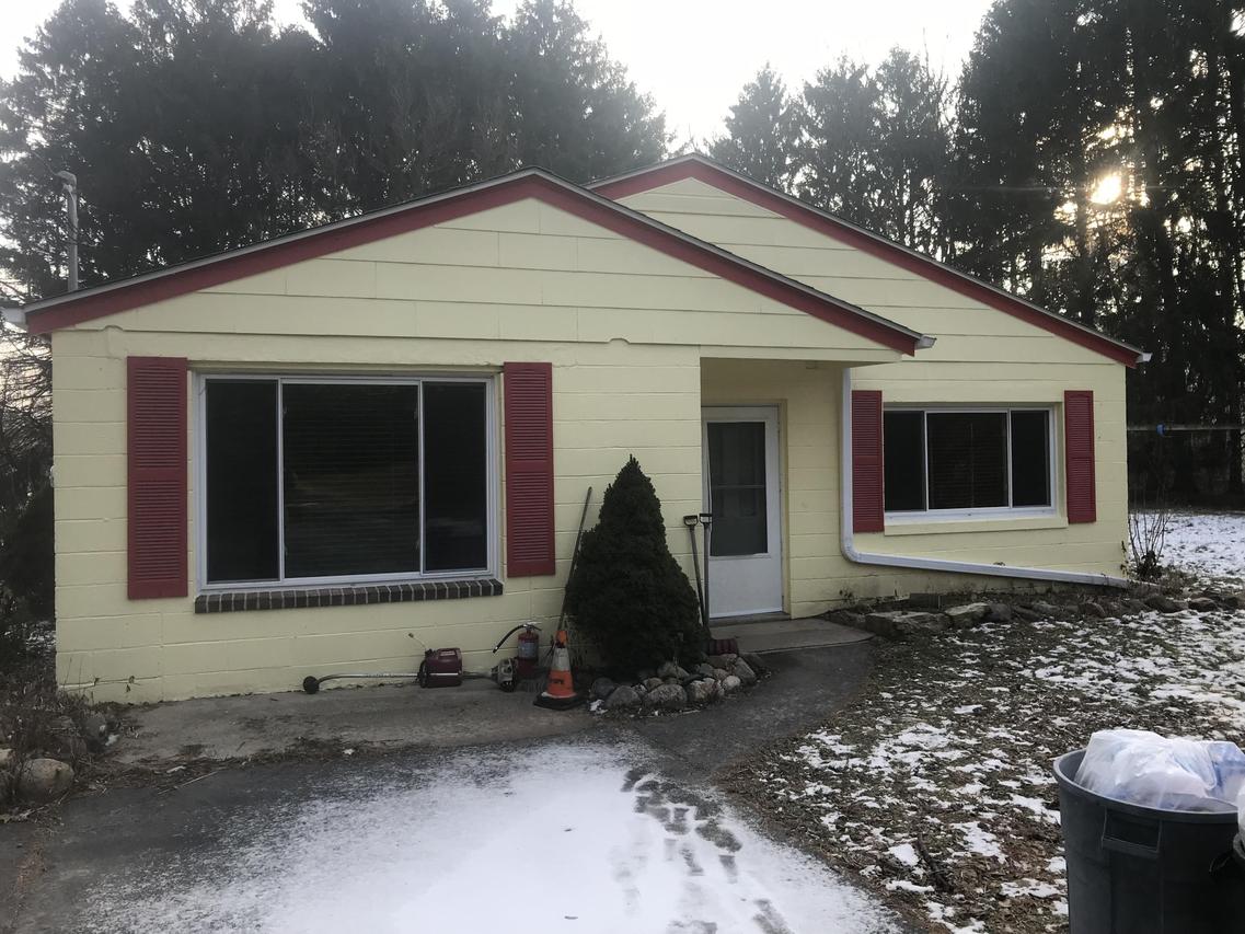 4986 S Small Rd., New Berlin, WI 53151