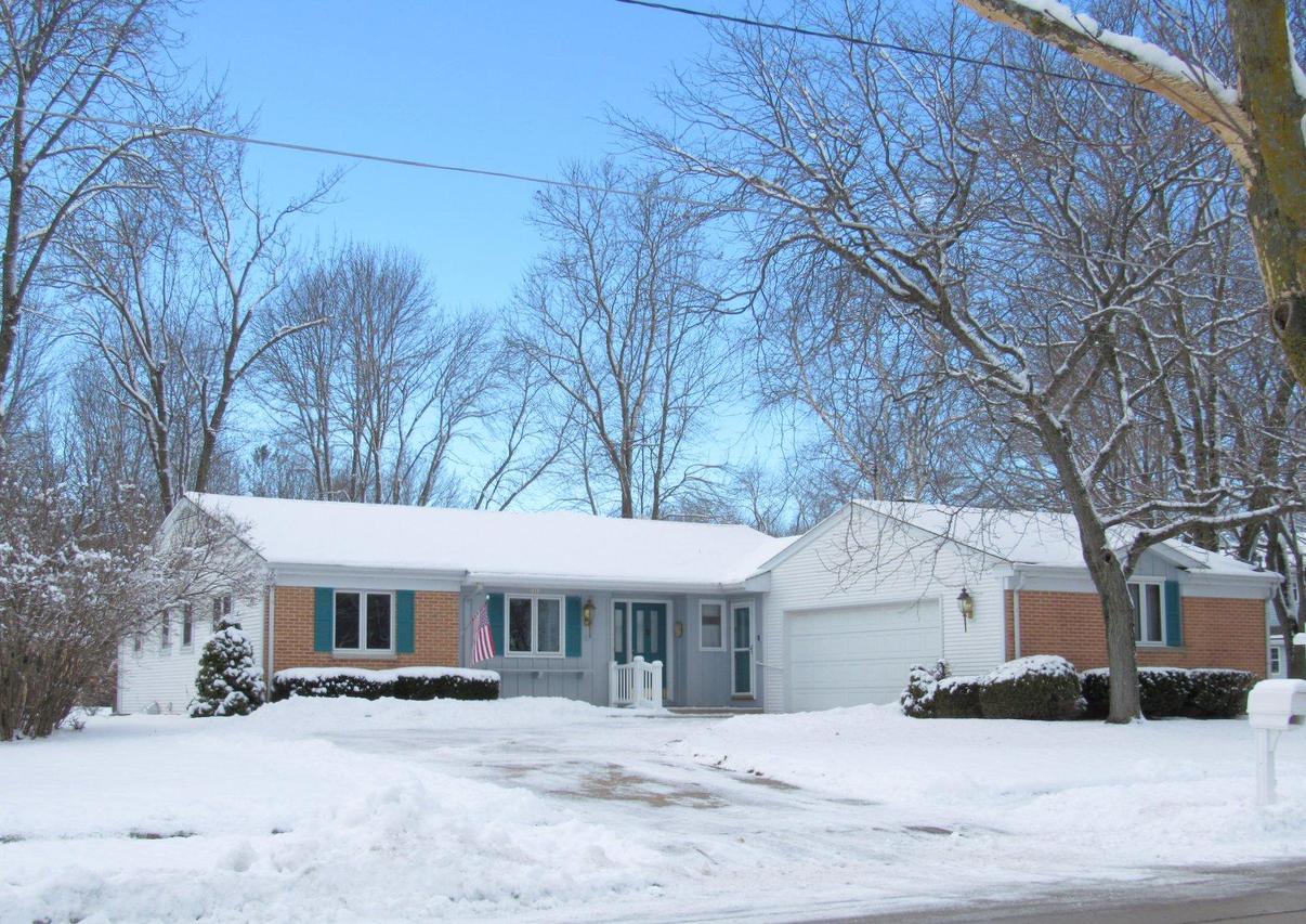 1252 Fleetwood Dr., Manitowoc, WI 54220