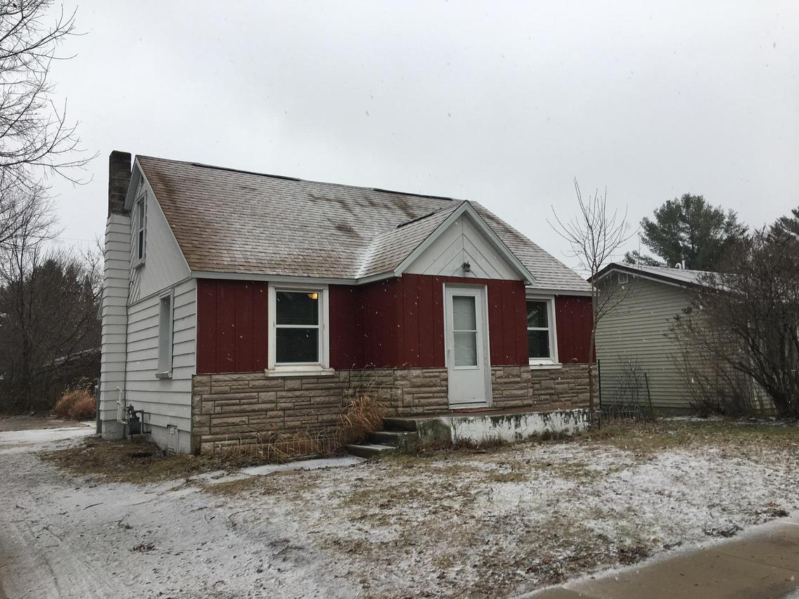 736 Dawes St, Marinette, WI 54143
