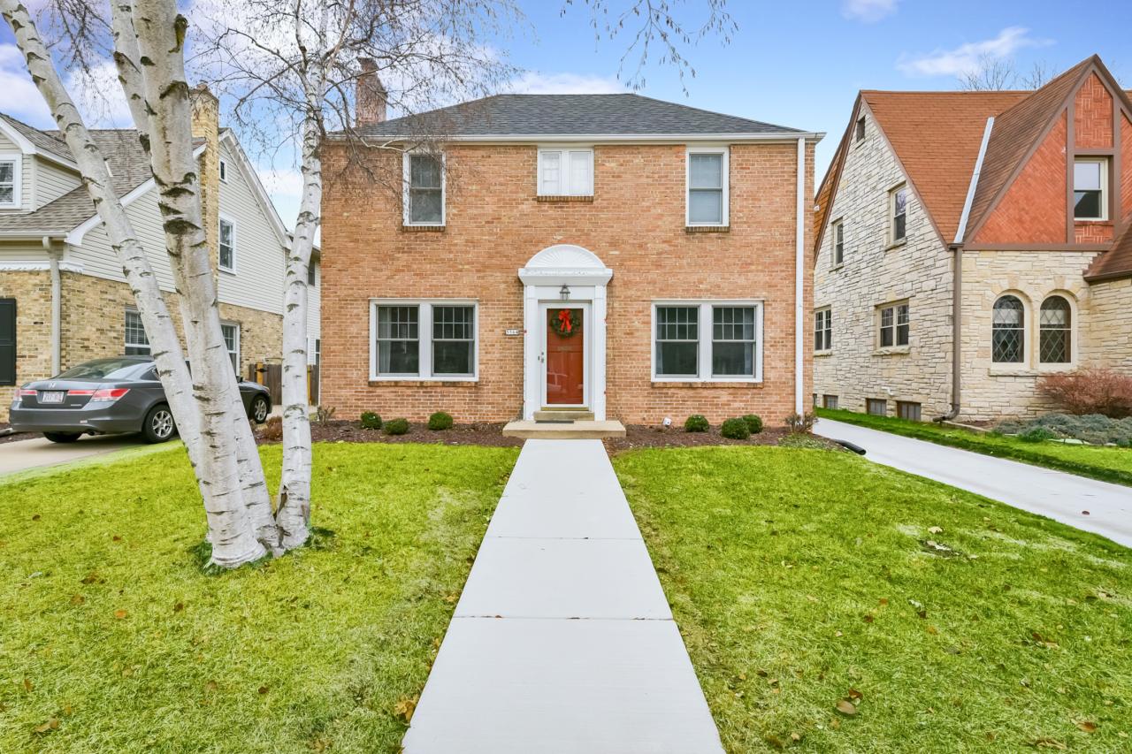 5564 N Kent Ave, Whitefish Bay, WI 53217