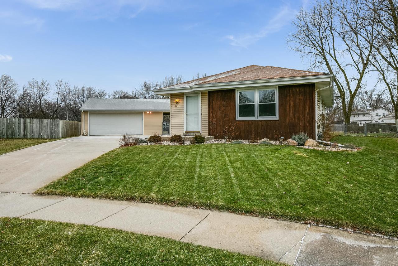 9017 16th Ave, Kenosha, WI 53143