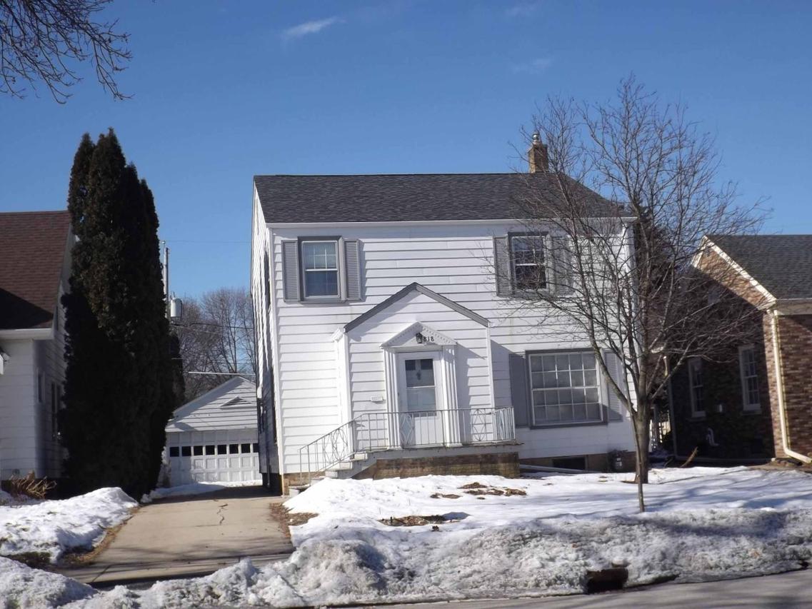 818 Lathrop Ave., Racine, WI 53405