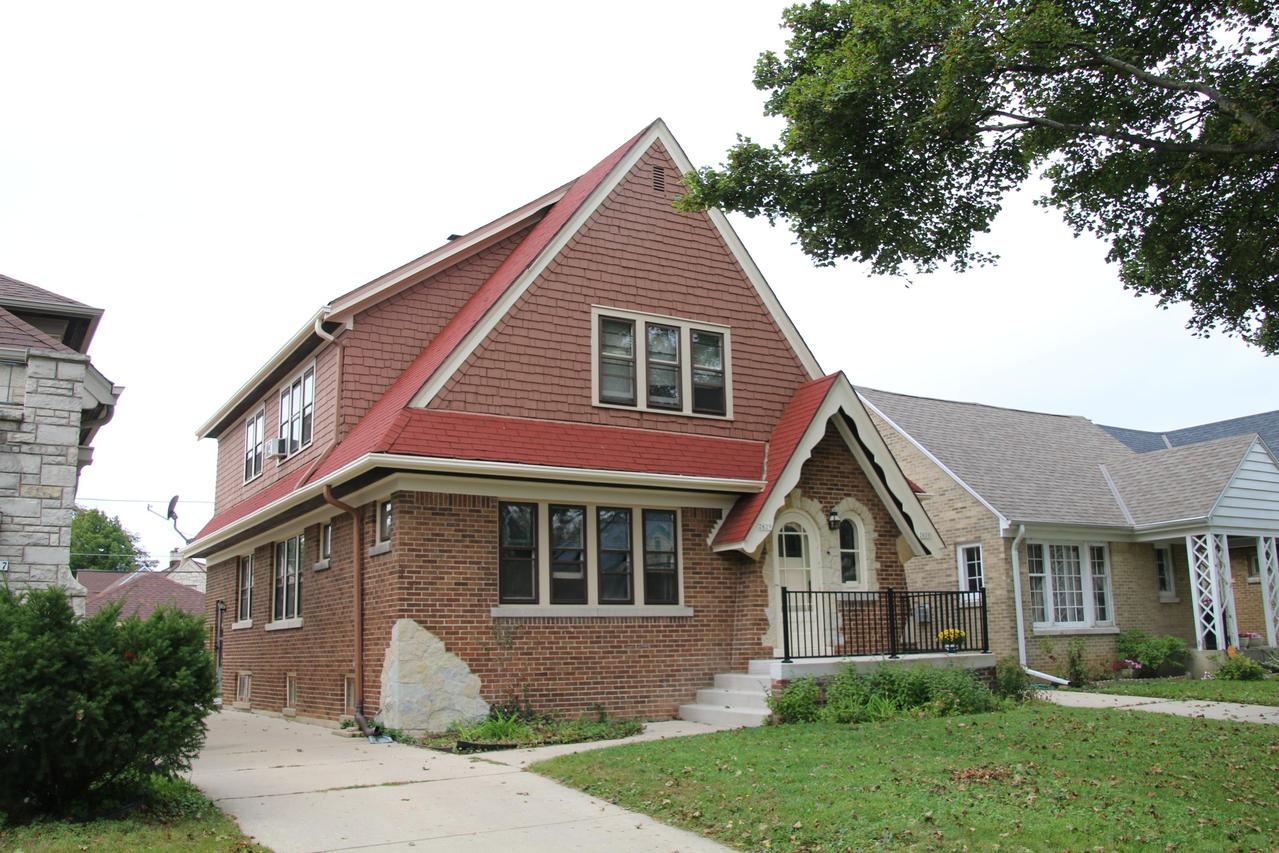 2629 N 62nd St #2631, Wauwatosa, WI 53213