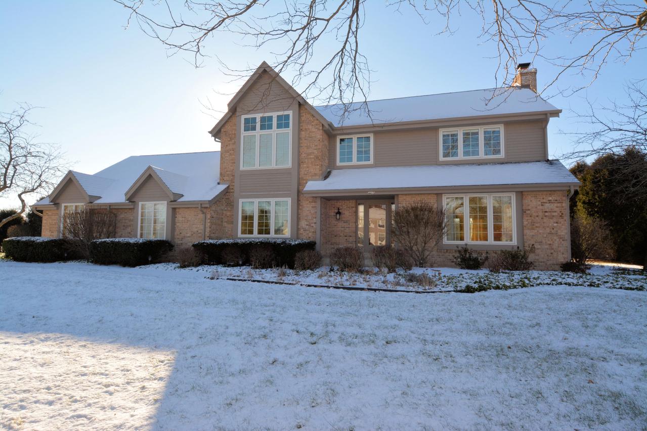 4413 W Meadow Cir, Mequon, WI 53092