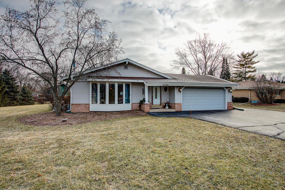 12045 W Steven Pl, Franklin, WI 53132