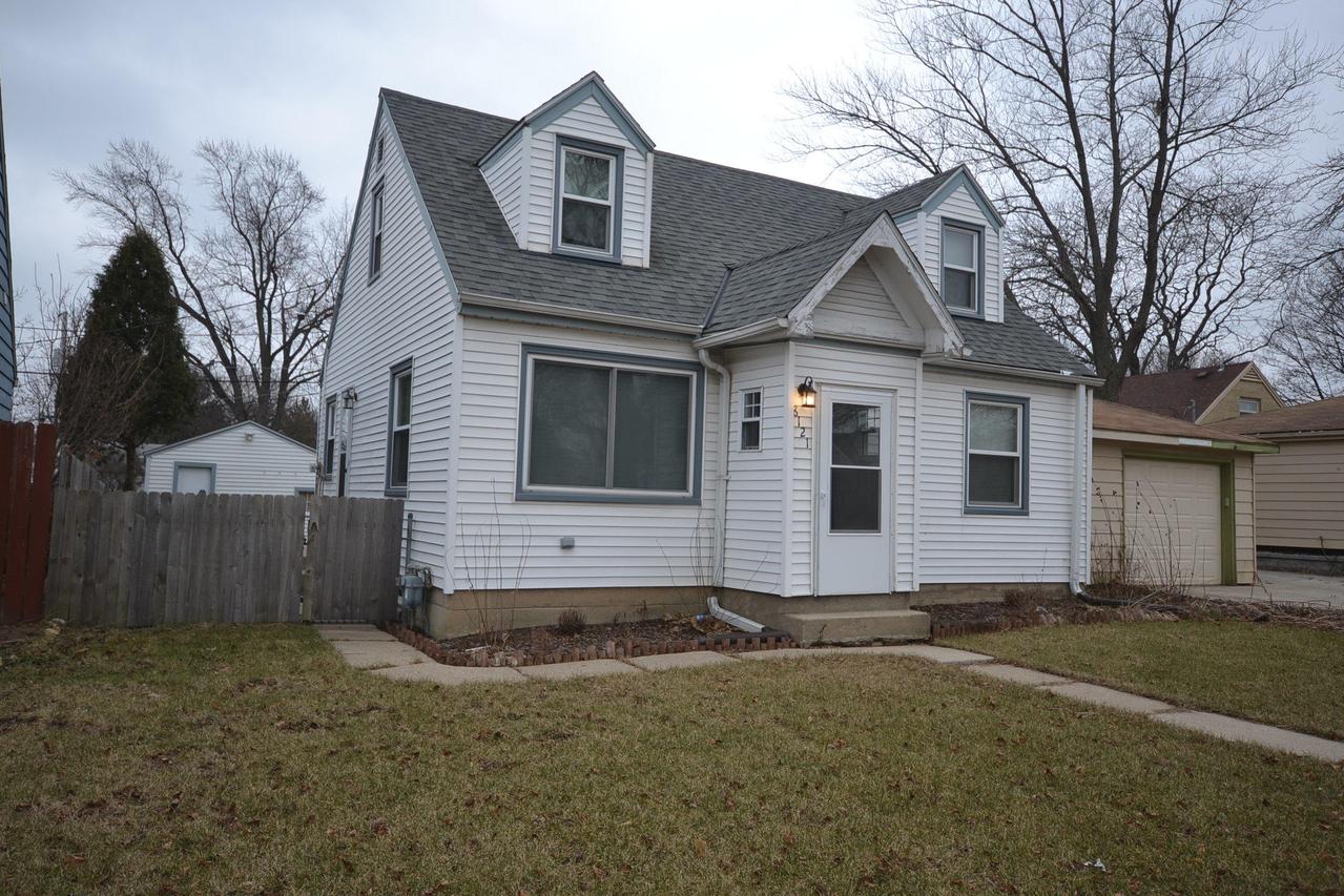 8121 W Lisbon Ave, Milwaukee, WI 53222