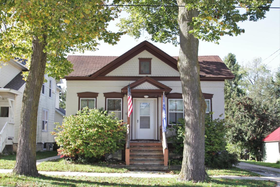 916 N 4th St., Watertown, WI 53098