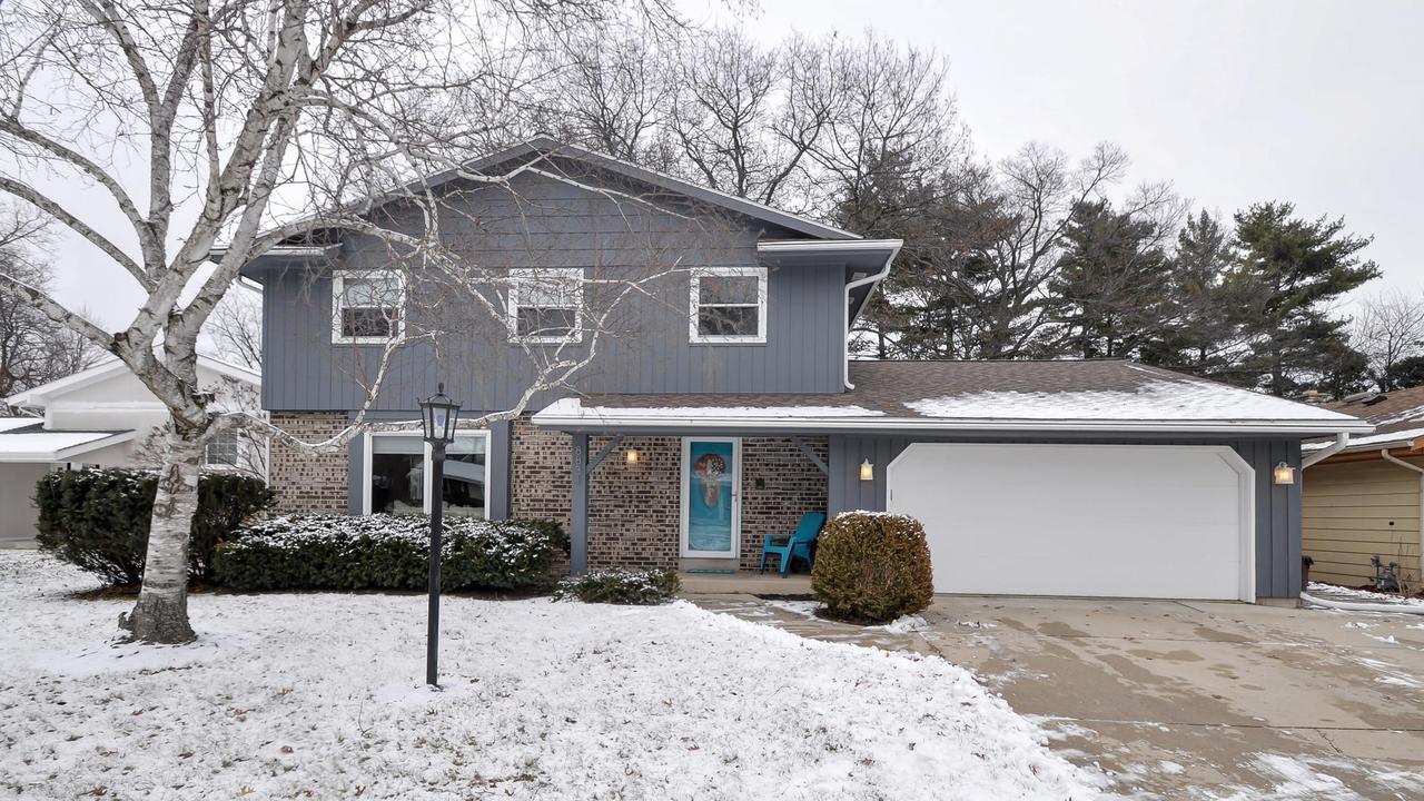 8831 33rd Ave, Kenosha, WI 53142