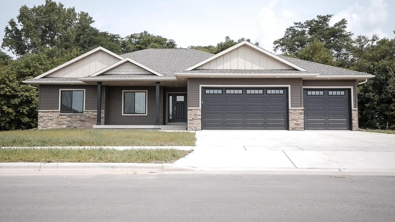 237 Marie Dr, Holmen, WI 54636