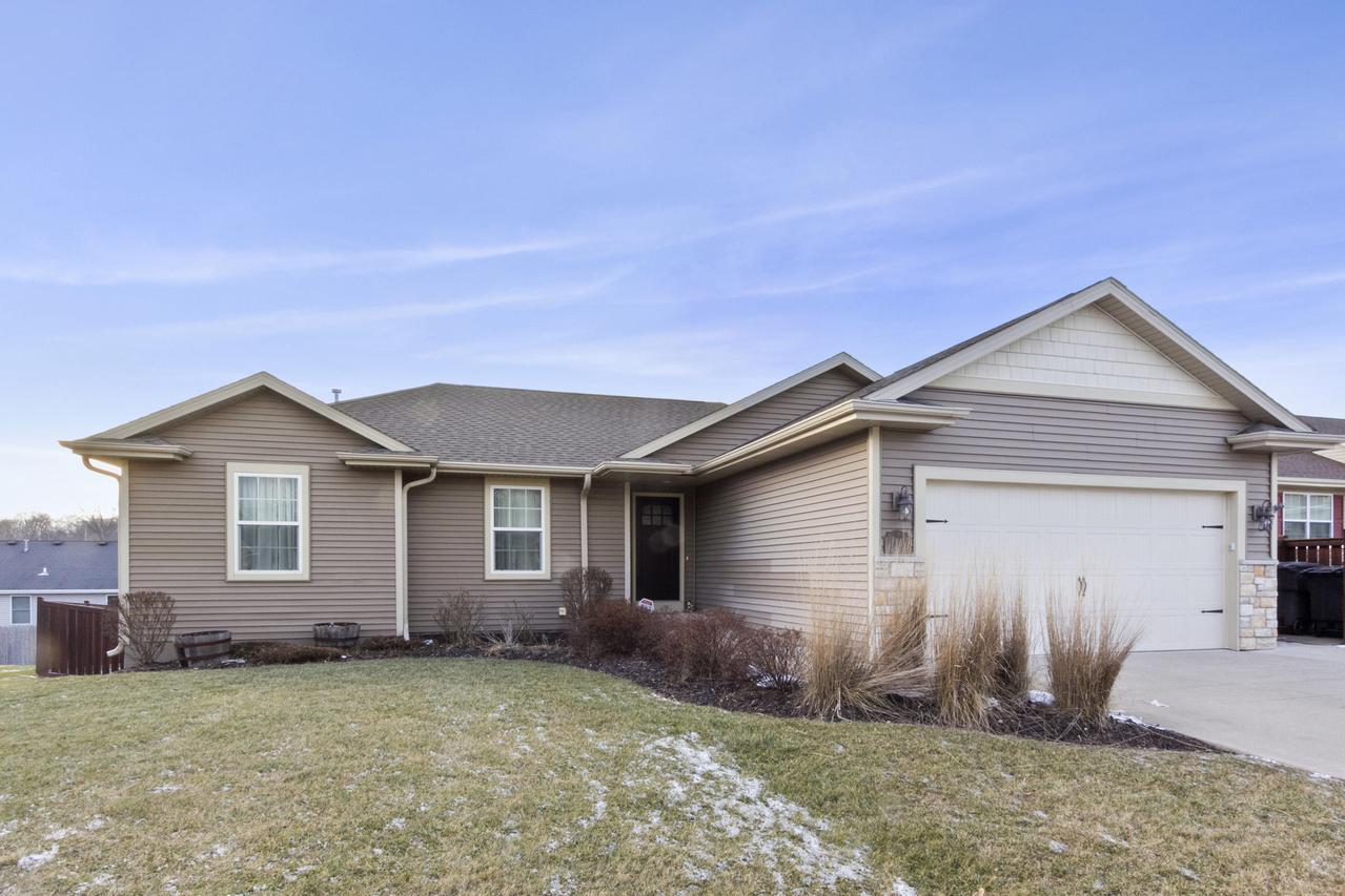 724 N Joshua Ln, Lake Geneva, WI 53147