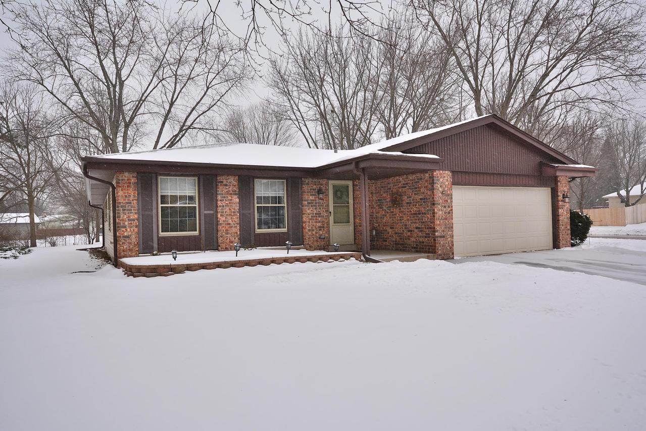 1800 Hemit Ave, Waukesha, WI 53189