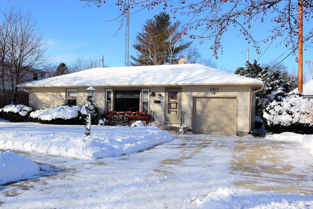 2812 Hayes Av, Racine, WI 53405