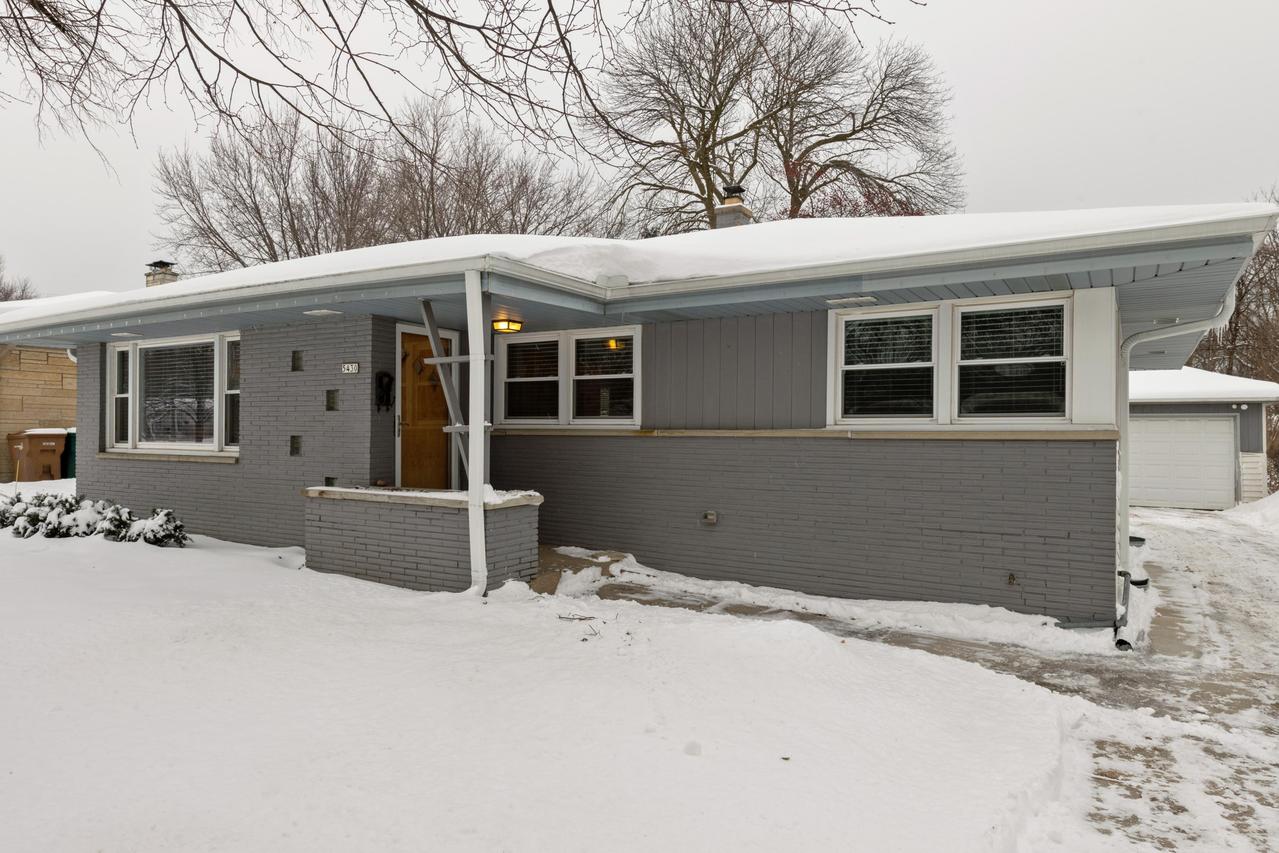 5430 N Shasta Dr., Glendale, WI 53209