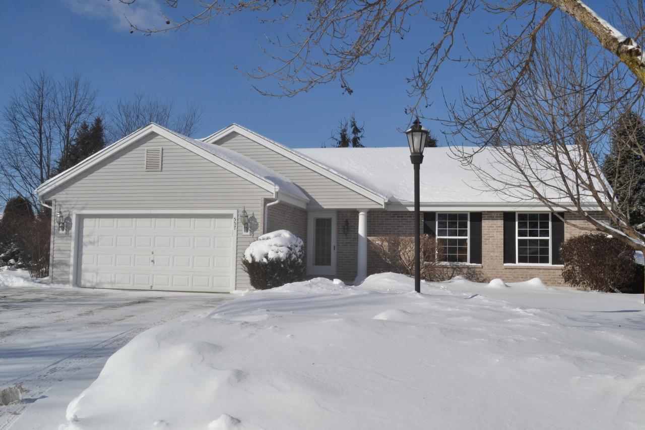 557 River Bend, Pewaukee, WI 53072