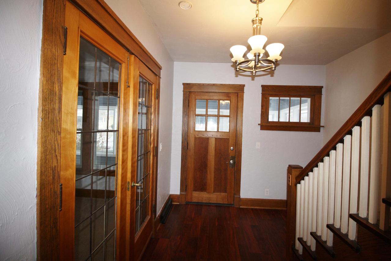 517 Shelley Dr, Racine, WI 53405