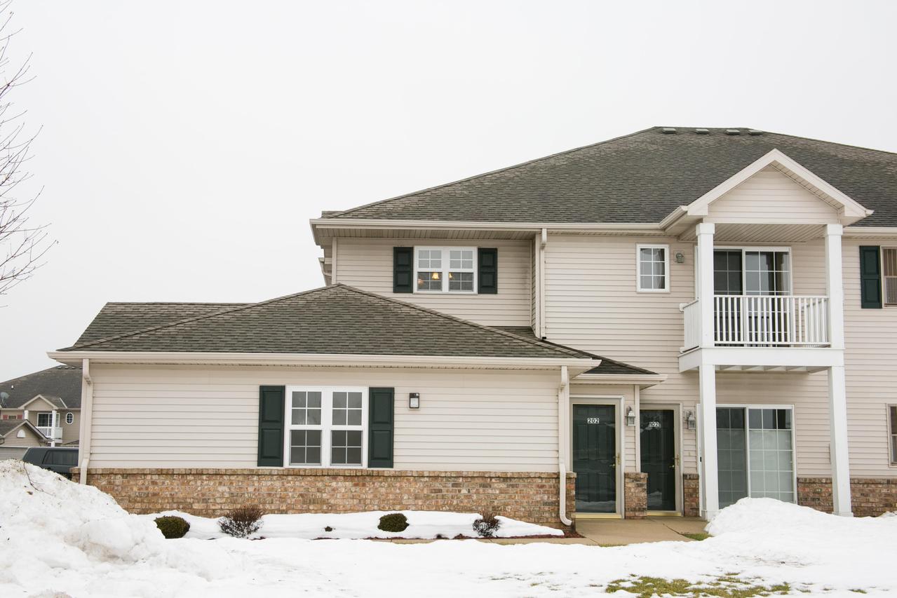 1742 Summerfield Way #202, Mount Pleasant, WI 53406