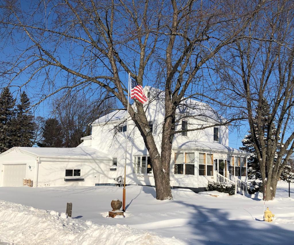 1529 6th St, Marinette, WI 54143