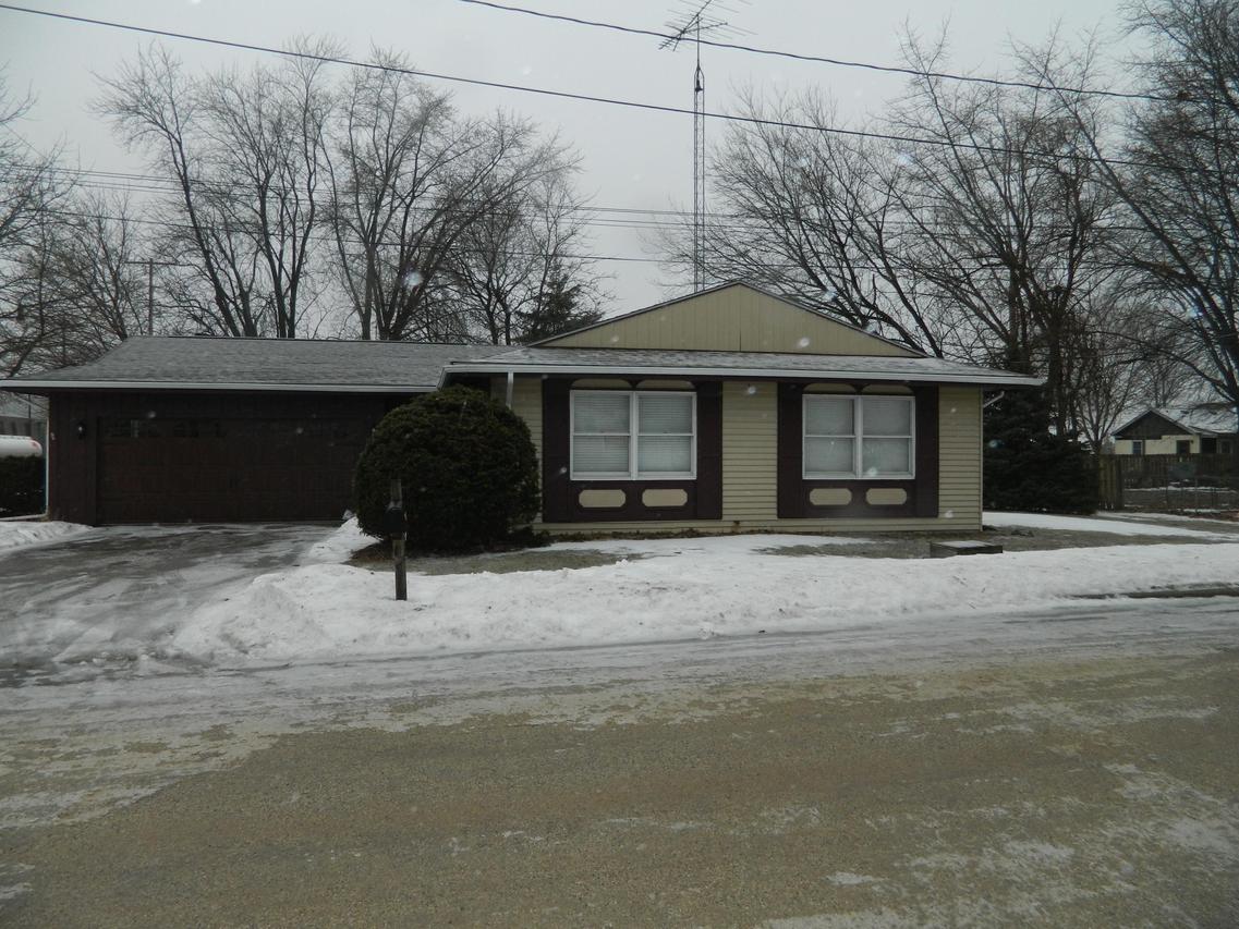 105 N Franklin Ave, Jefferson, WI 53549