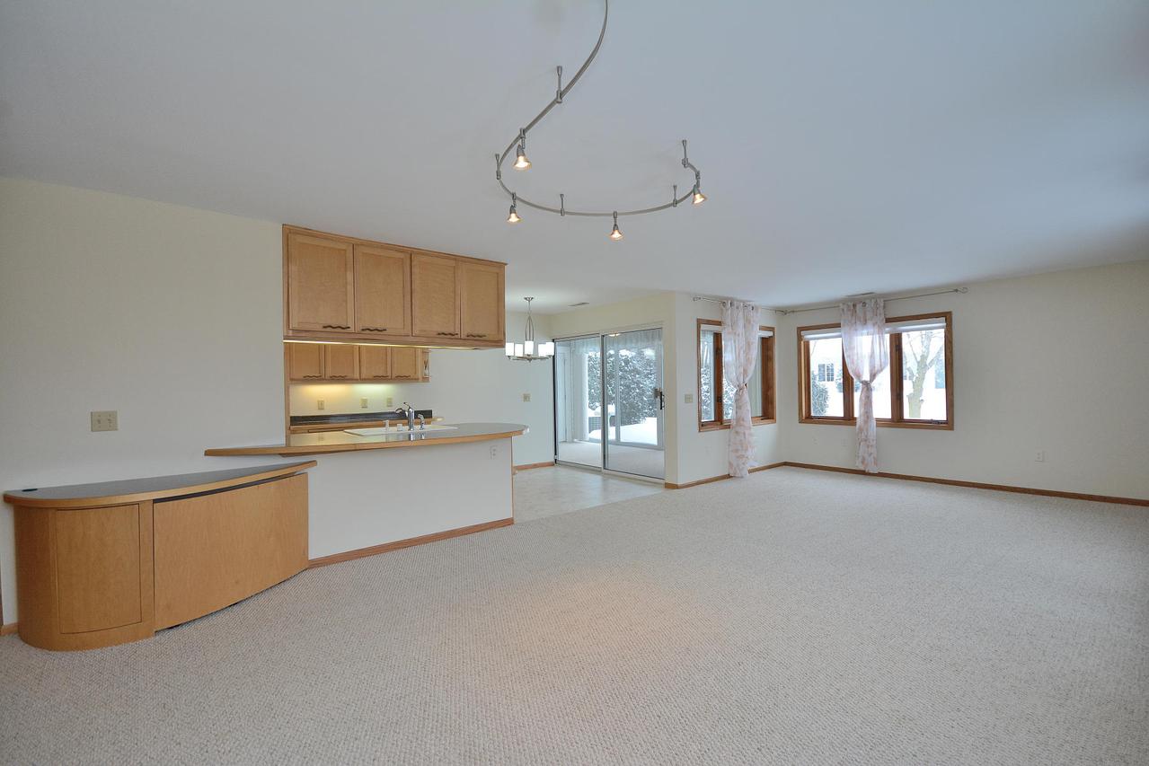 401 Hartford Sq #1, Hartford, WI 53027