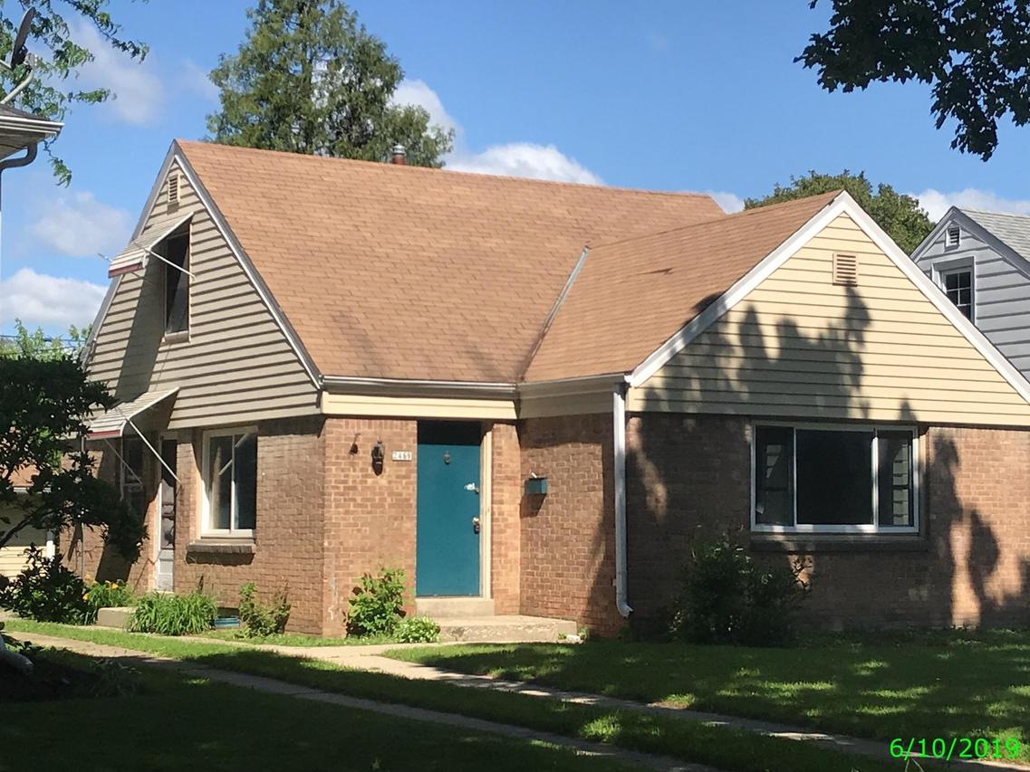 2469 N 82nd St., Wauwatosa, WI 53213
