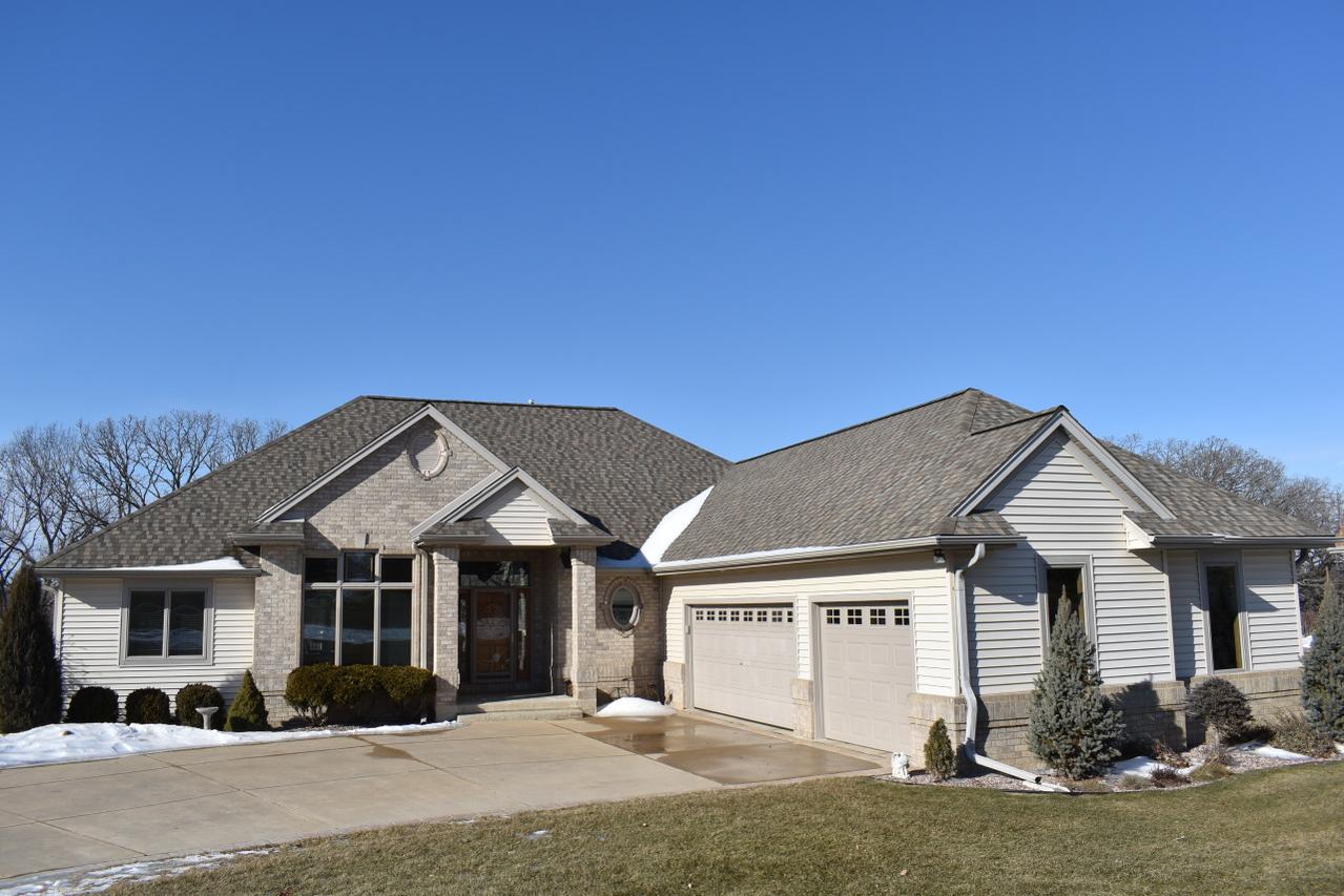 S94W23740 Kunzendorf Ct, Vernon, WI 53103