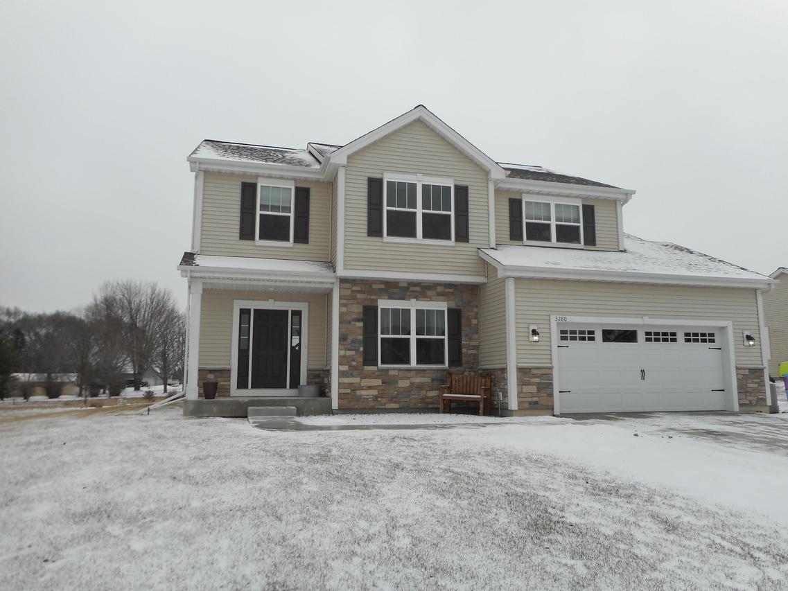 3280 Sherman Parc Cir, Jackson, WI 53037