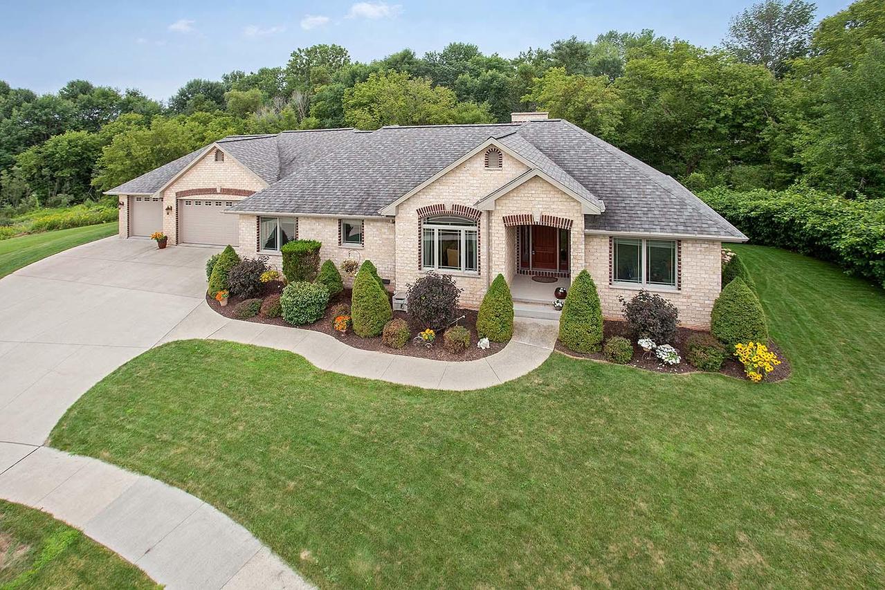 711 Northwood Ct, Manitowoc, WI 54220