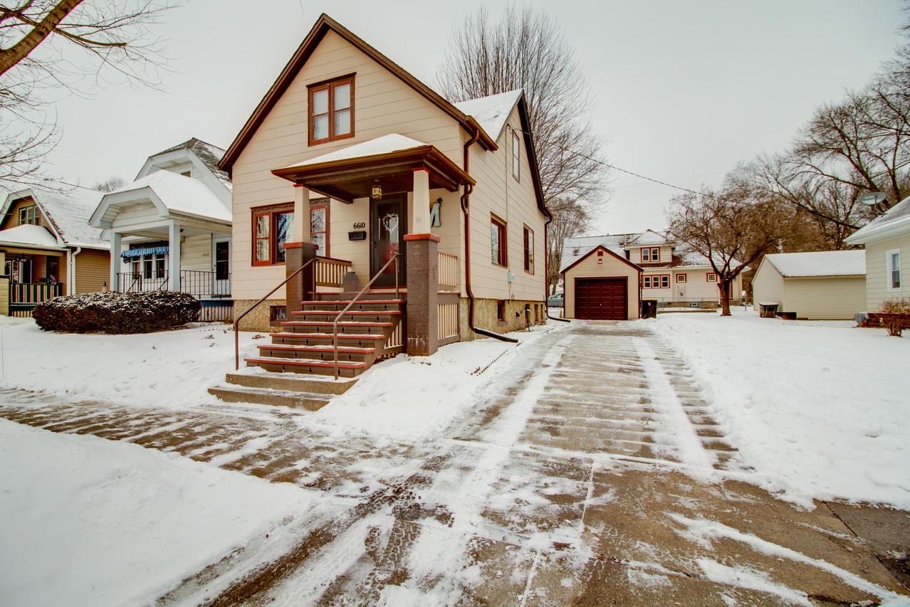 6610 Romona Ave, Wauwatosa, WI 53213