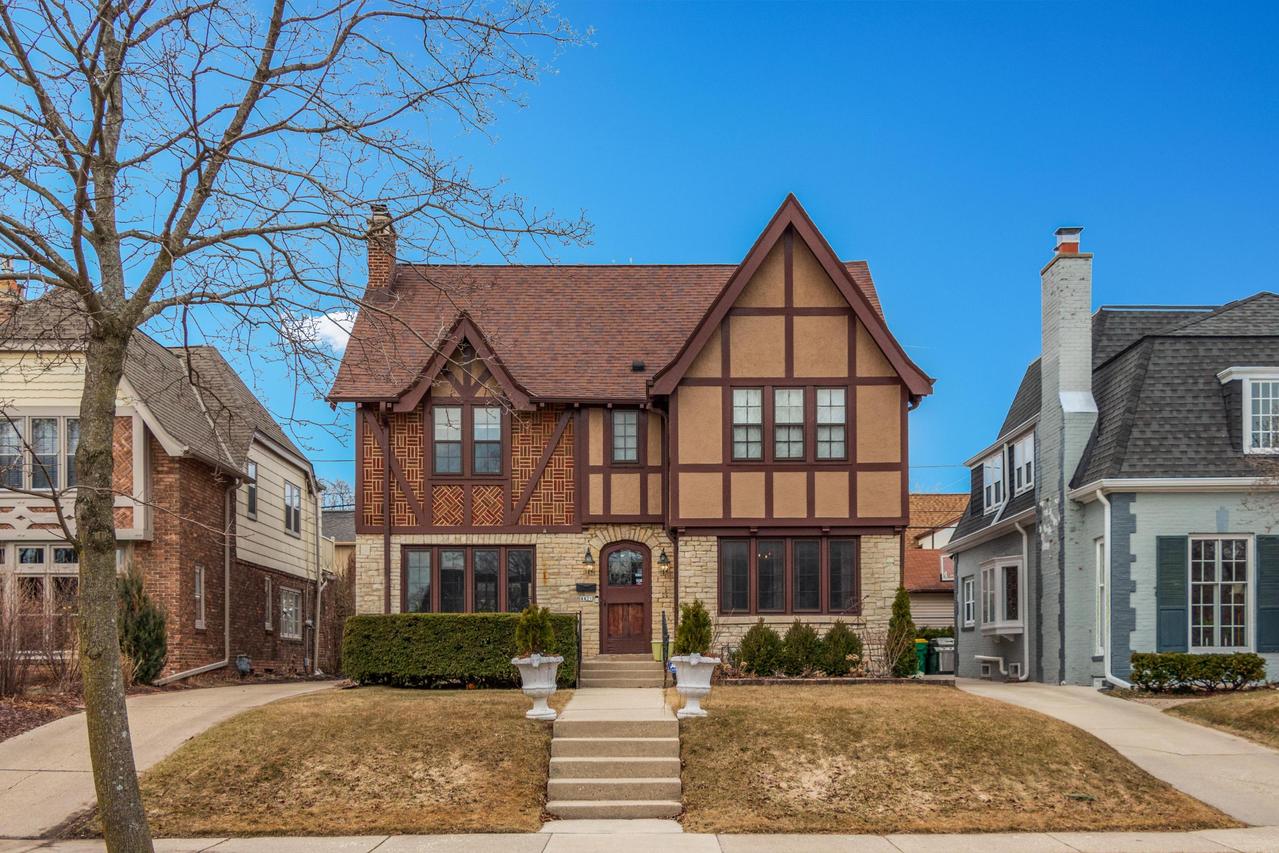 4421 N Maryland Ave, Shorewood, WI 53211