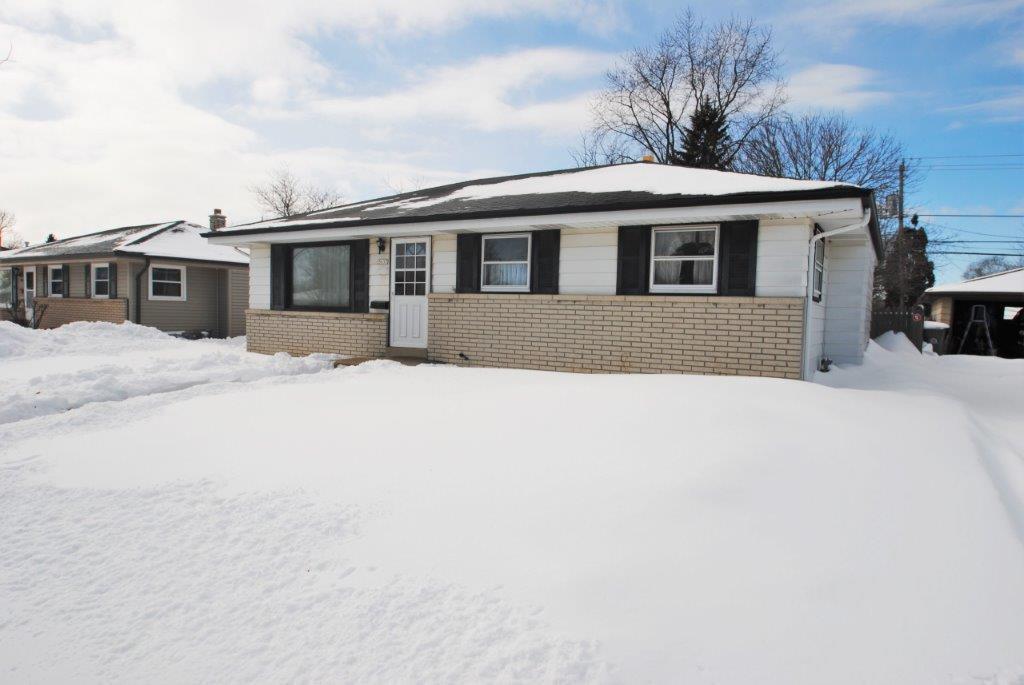 5657 S Illinois Ave, Cudahy, WI 53110