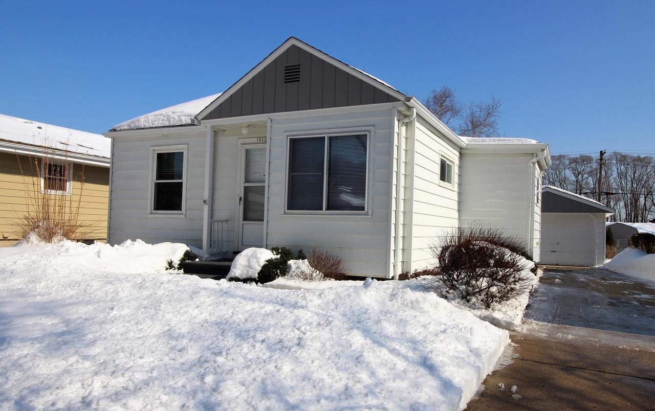 1932 N 117th St., Wauwatosa, WI 53226