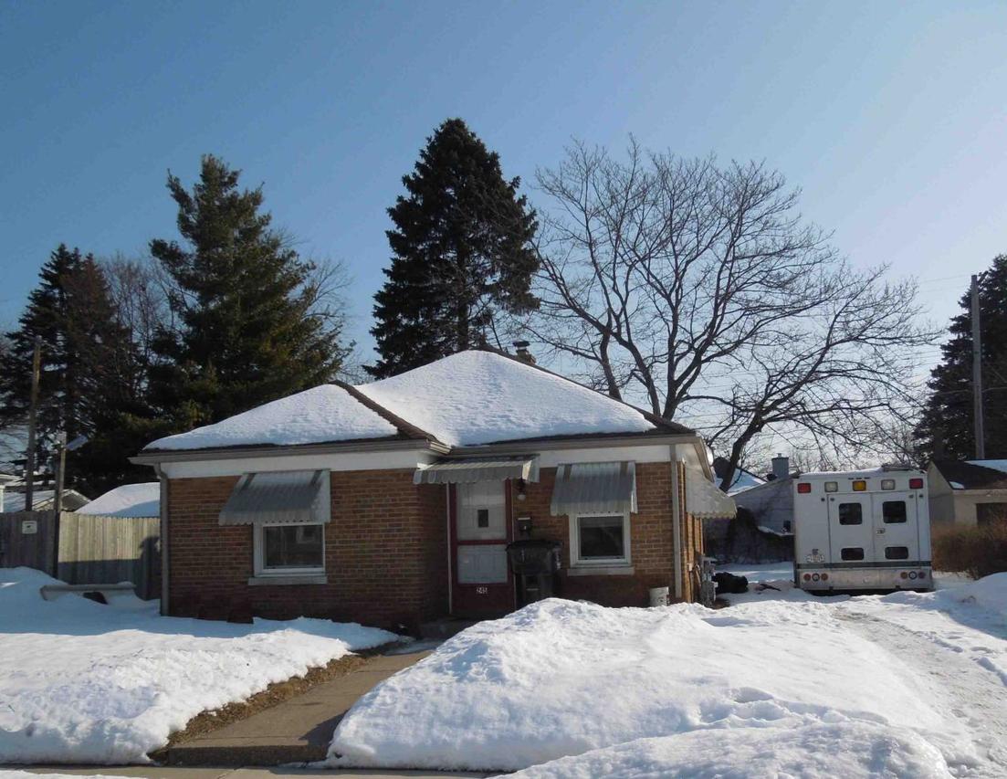 245 Island Ave., Racine, WI 53405