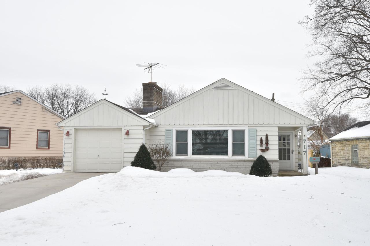 717 N Cumberland Dr., Waukesha, WI 53188