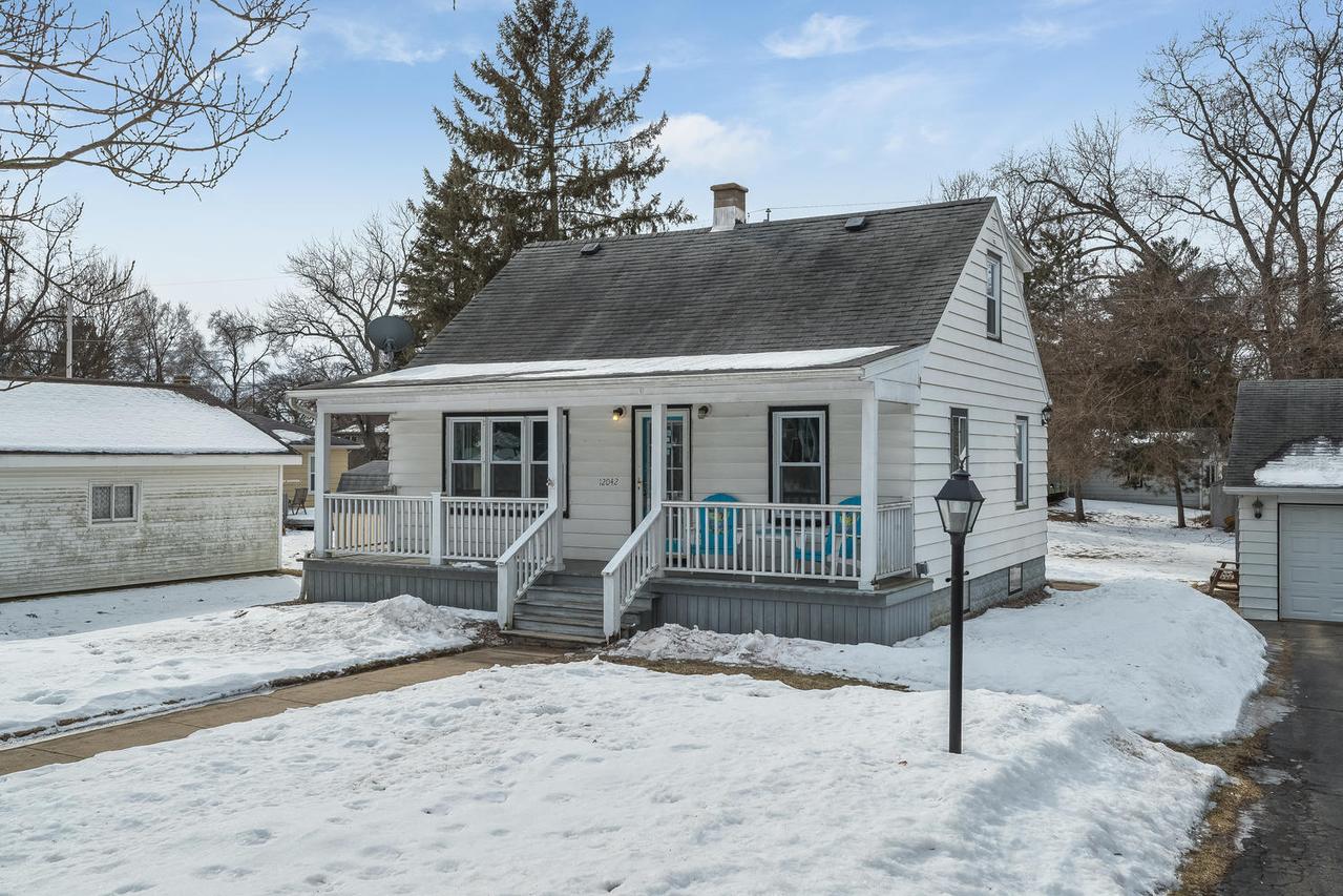 12042 257th Ave, Salem, WI 53179