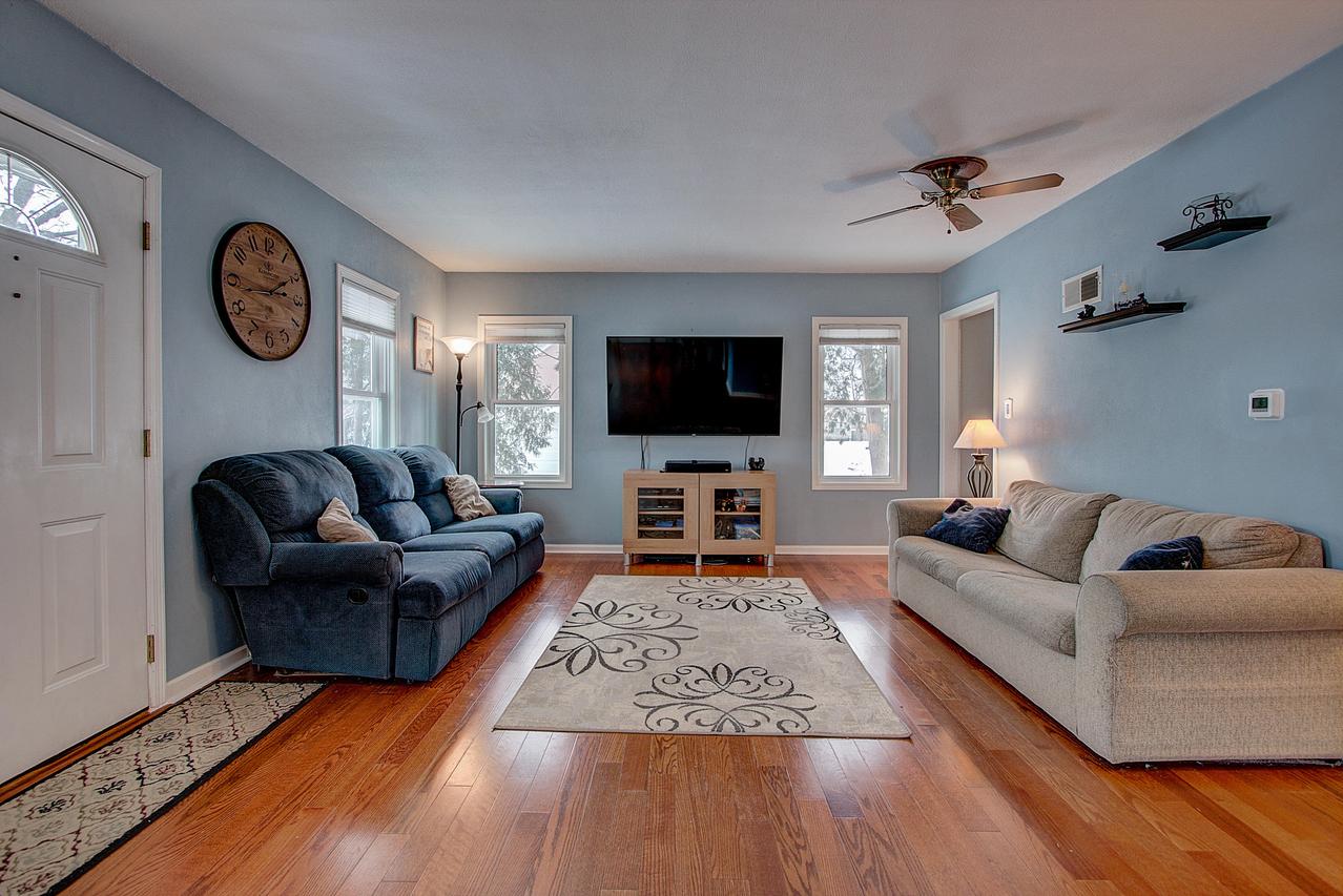 234 Estberg Ave, Waukesha, WI 53186