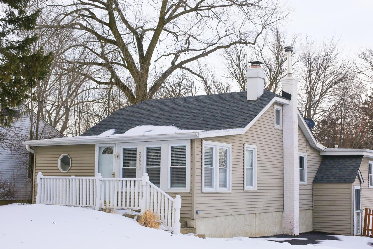 23600 82nd Pl, Salem, WI 53168