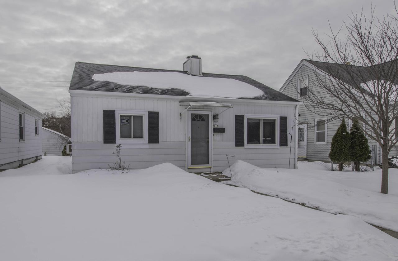 9013 W Lisbon Ave, Milwaukee, WI 53222