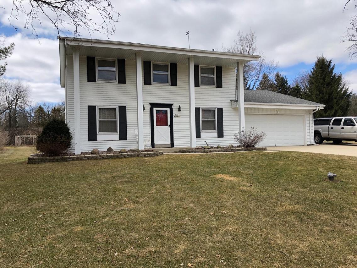 N53W35835 Hillview Ct, Oconomowoc, WI 53066