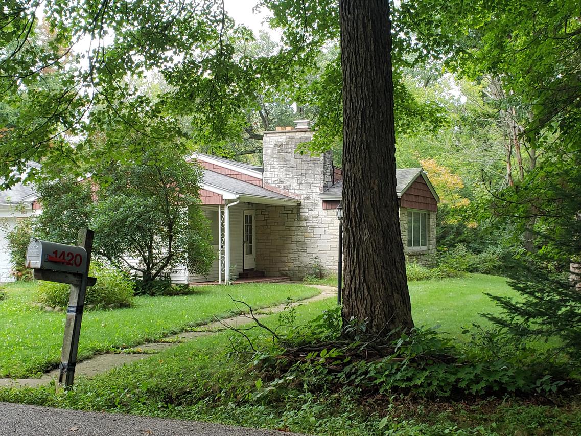 1420 W Valley Ridge Dr., Brookfield, WI 53005