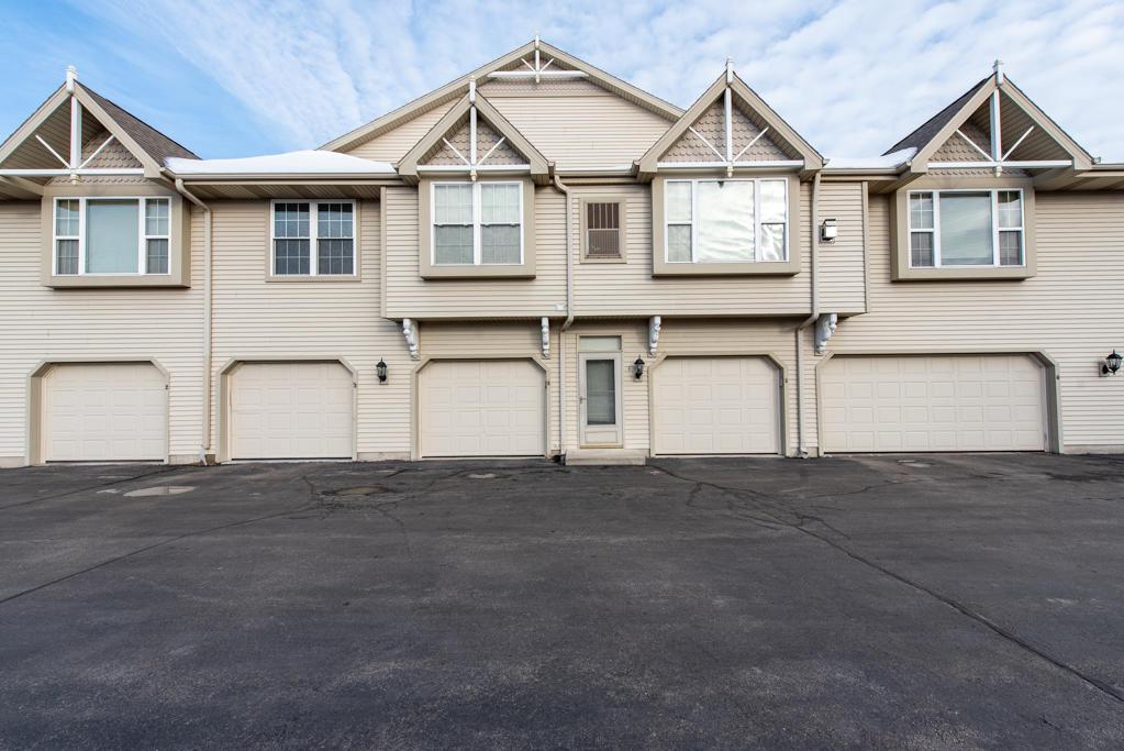 1503 92nd St #4, Sturtevant, WI 53177