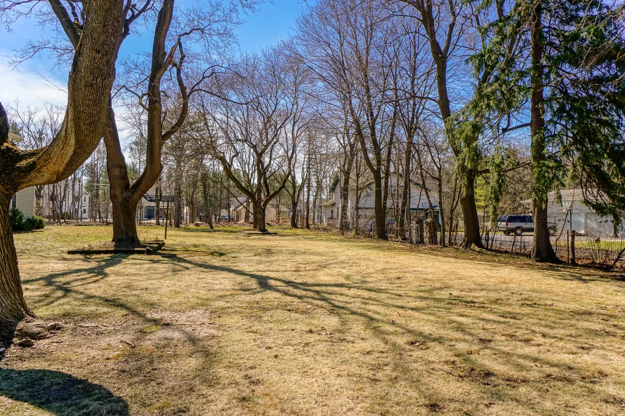 415 E Capitol Dr., Hartland, WI 53029