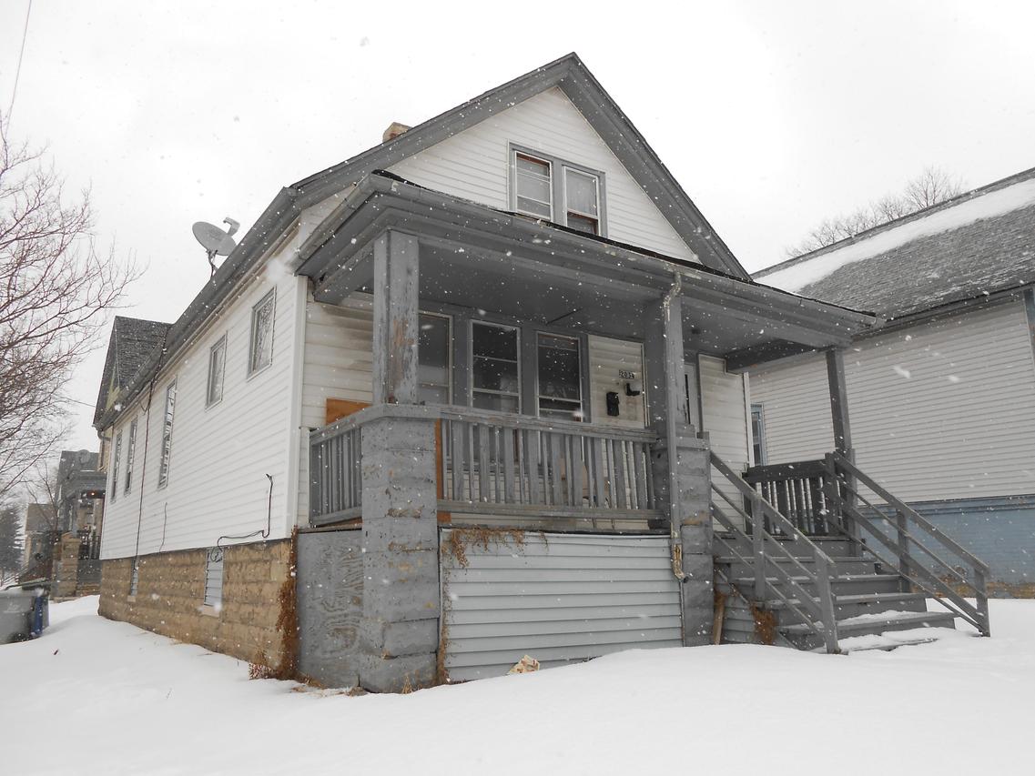 1912 N 21st St, Milwaukee, WI 53205