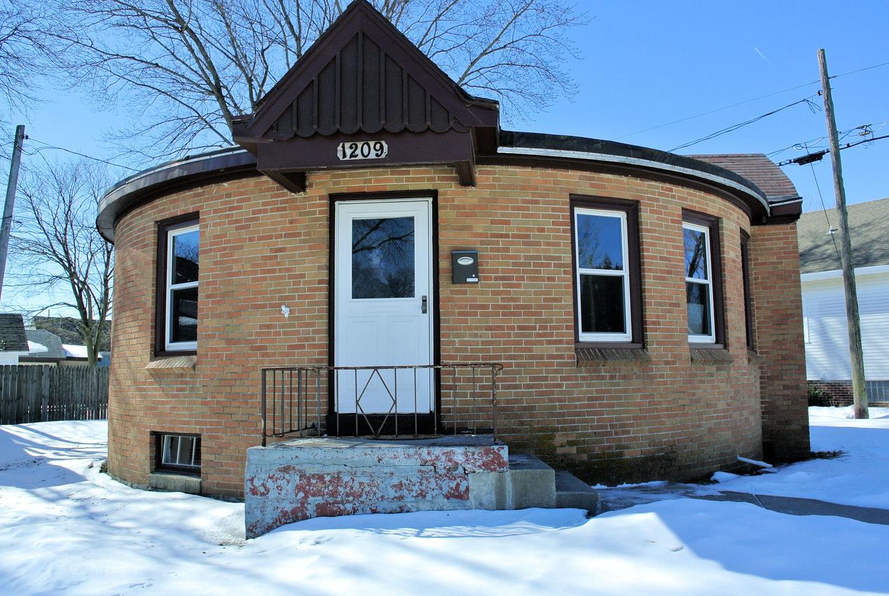 1209 Walton Ave., Racine, WI 53402
