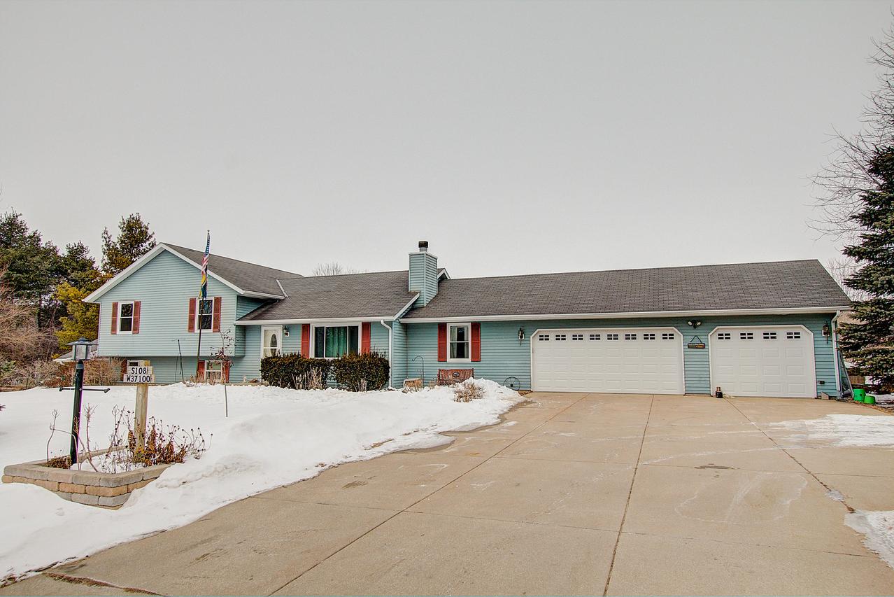 S108W37100 Draper Rd., Eagle, WI 53119