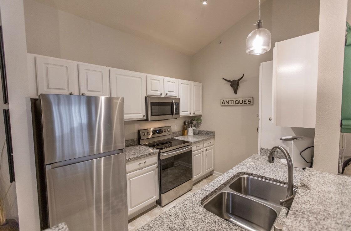 2718 Northview Rd #15, Waukesha, WI 53188