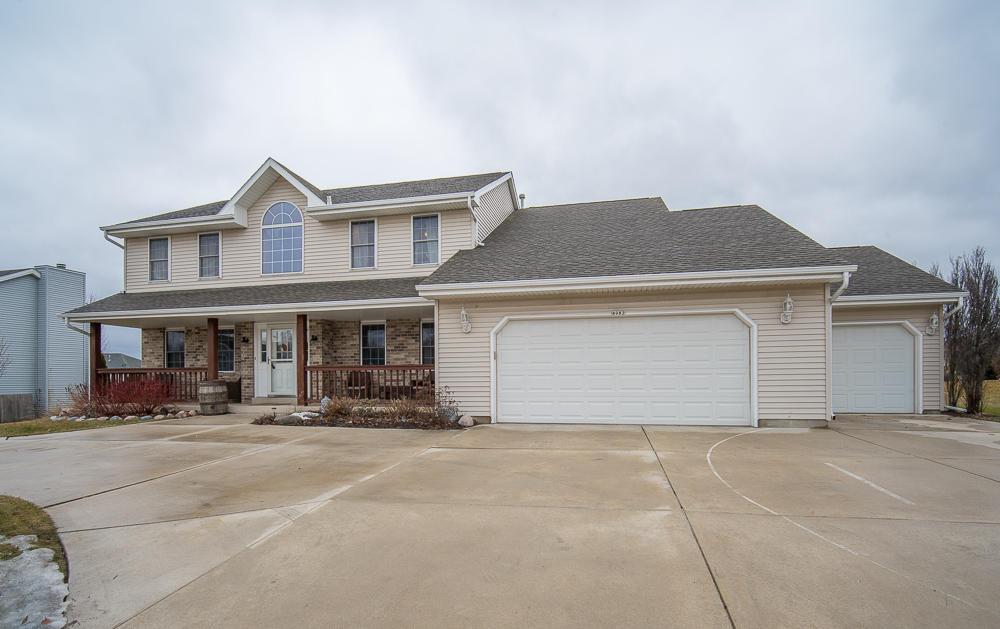 8983 S River Edge Dr., Oak Creek, WI 53154