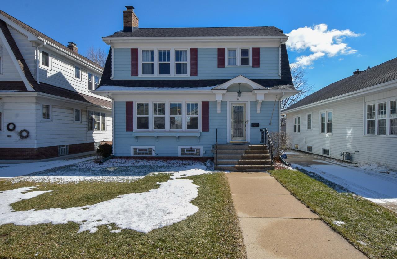 801 Monroe Ave, Racine, WI 53405